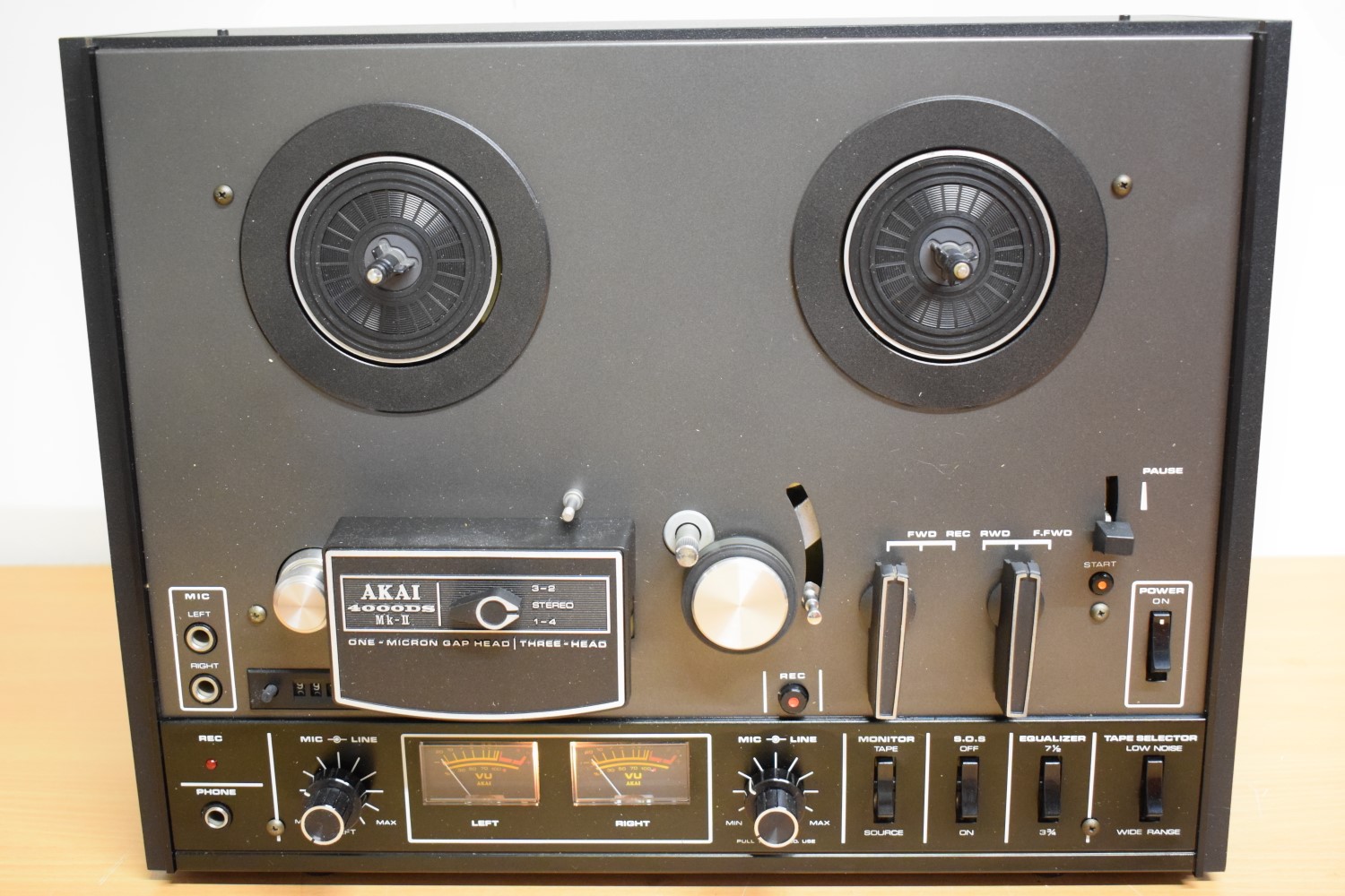 Akai 4000DS MK-II Black – 4Track Tape Recorder  			